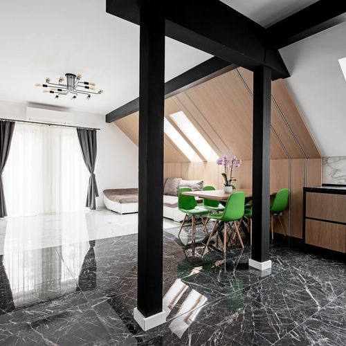 Apartament 8-osobowy Deluxe Penthouse z 4 pomieszczeniami sypialnianymi