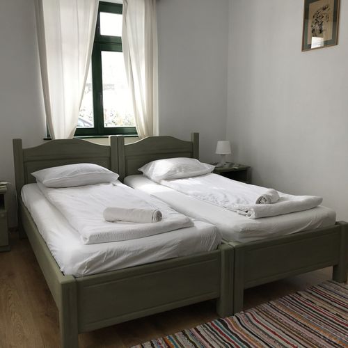 Camera twin cu baie