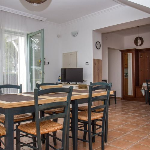 Casă de vacanță familial(ă) cu vedere spre curte pentru 12 pers. (se inchirieaza doar integral)