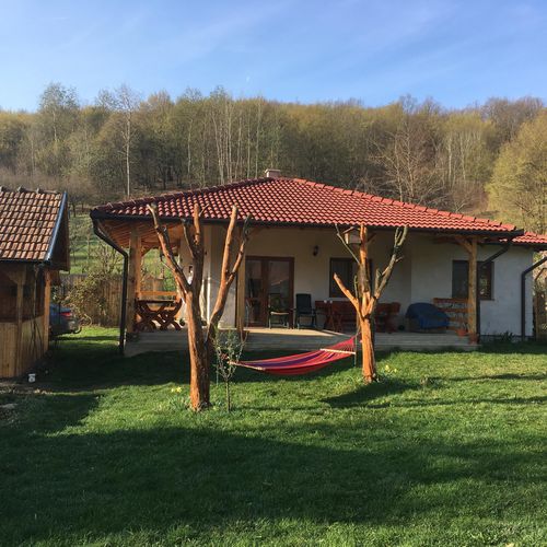 Casă de vacanță family cu terasă pentru 8 pers. (se inchirieaza doar integral)