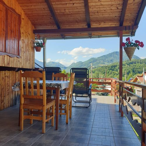 Apartament family cu terasă cu 2 camere pentru 5 pers.