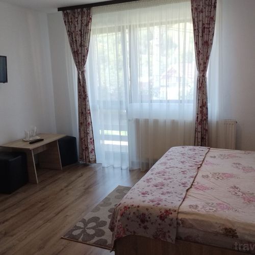 Camera dubla tourist cu balcon
