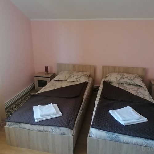 Pokoj s koupelnou  s manželskou postelí (s možností přistýlky)