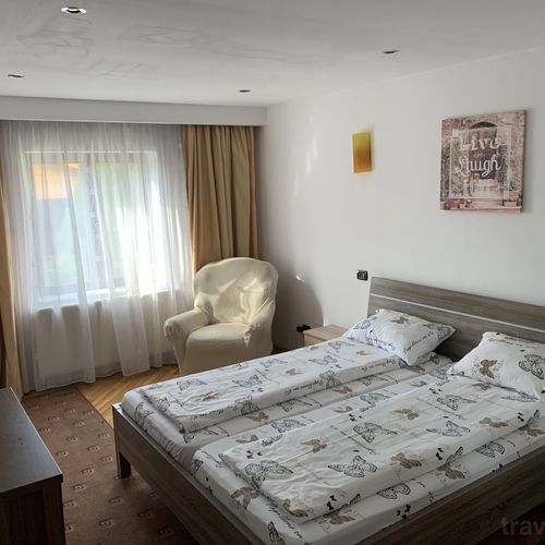 Casă de vacanță pentru 8 pers. (se inchirieaza doar integral)
