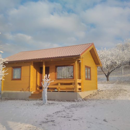 Cabană family maisonetă pentru 6 pers. (se inchirieaza doar integral)