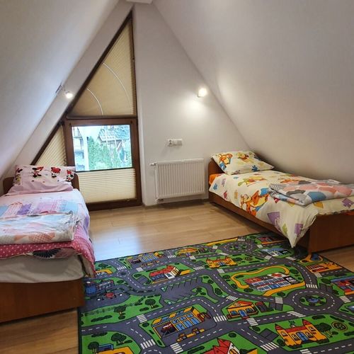 Apartament 7-osobowy z balkonem z aneksem kuchennym z 3 pomieszczeniami sypialnianymi