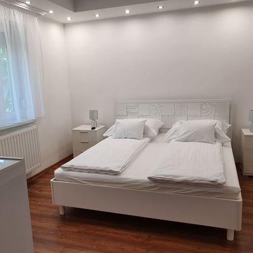 Apartament la etaj cu balcon cu 2 camere pentru 4 pers.