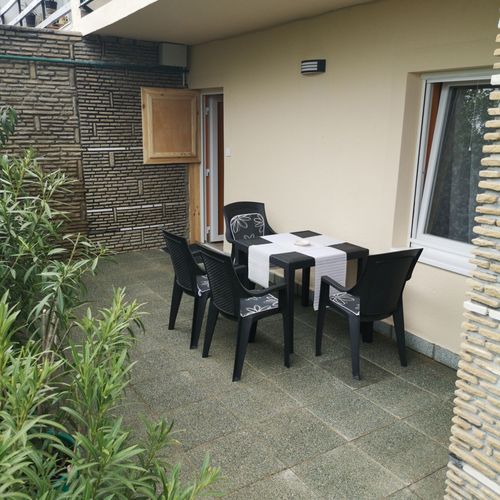 Apartament 4-osobowy na parterze z 2 pomieszczeniami sypialnianymi