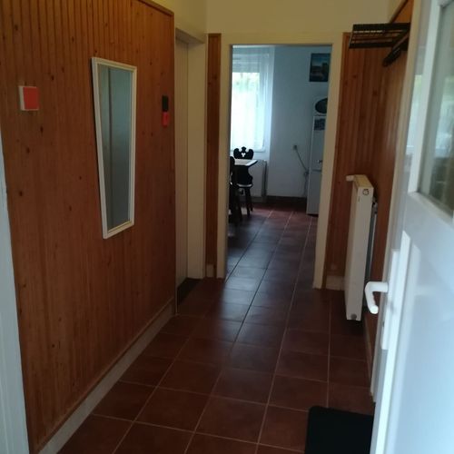 Apartament familial(ă) la etaj pentru 6 pers. (se inchirieaza doar integral)