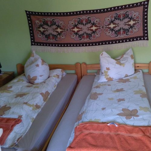 Camera twin la etaj cu baie