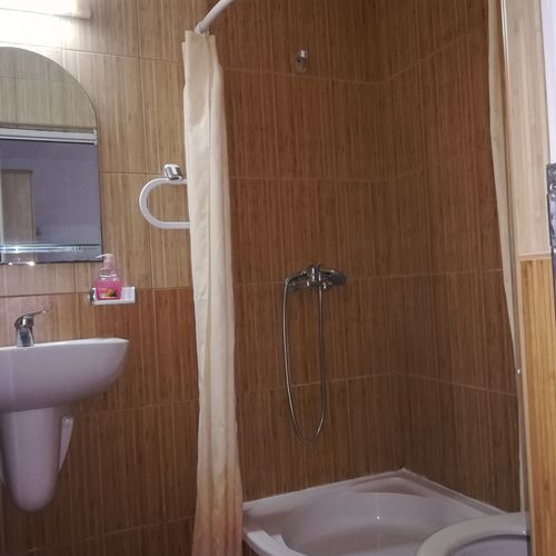 Pokoj s koupelnou  s manželskou postelí (s možností přistýlky)