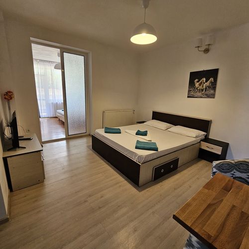 Apartament 4-osobowy z balkonem z 2 pomieszczeniami sypialnianymi