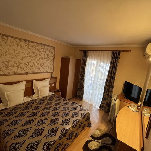 Camera twin economy cu balcon