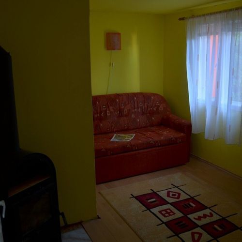 Casă de weekend cu balcon cu panoramă pentru 10 pers. (se inchirieaza doar integral)