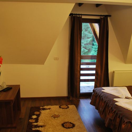 Camera dubla cu balcon