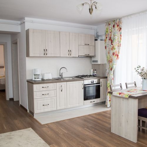 Apartament family la etaj cu 2 camere pentru 4 pers.