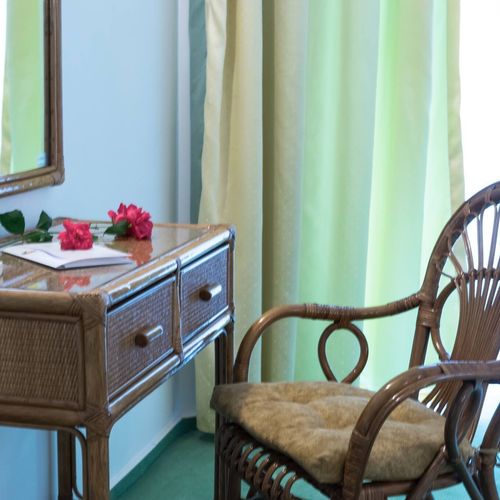 Apartament la etaj cu balcon cu 1 camera pentru 2 pers. (se poate solicita pat suplimentar)