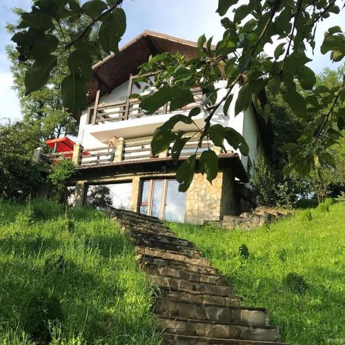 Casă de vacanță cu terasă cu panoramă pentru 16 pers. (se inchirieaza doar integral) (se poate solicita pat suplimentar)