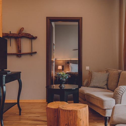 Apartament living și balcon - Corp Grand Hotel cu 2 camere pentru 4 pers.