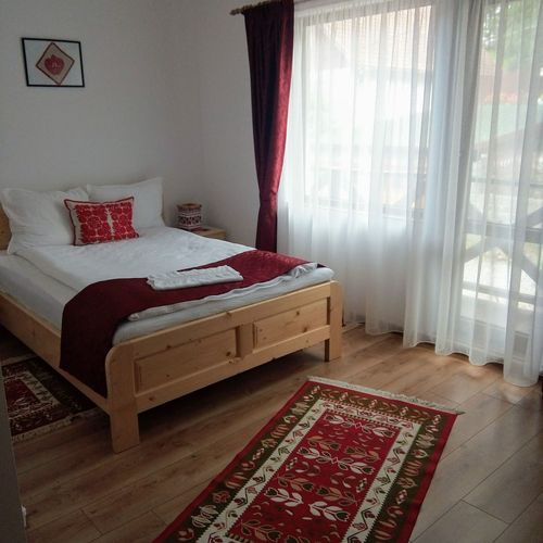 Camera dubla la etaj cu baie