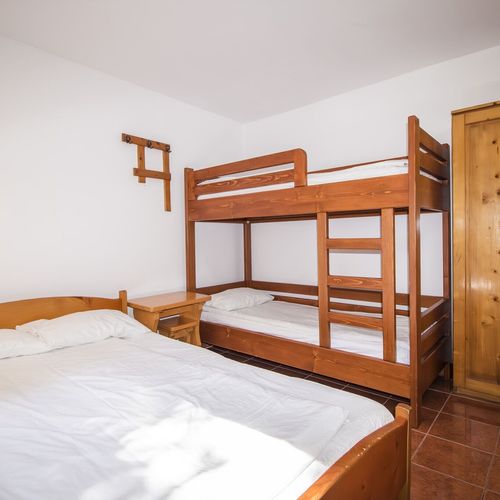 Camera cvadrupla family cu baie