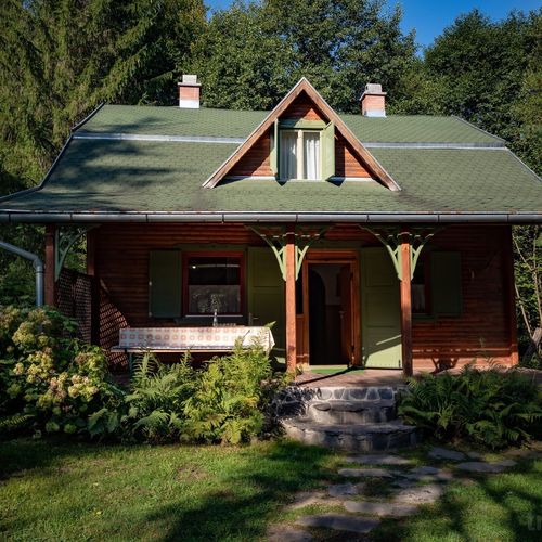 Cabană exclusive cu vedere spre pădure pentru 12 pers. (se inchirieaza doar integral)