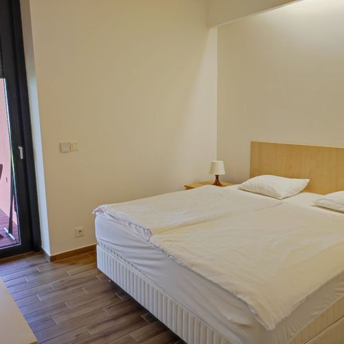 Apartament 4-osobowy "B" z 2 pomieszczeniami sypialnianymi