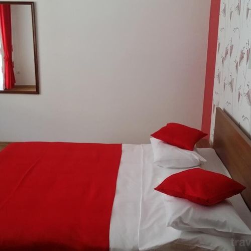 Camera tripla cu balcon cu baie
