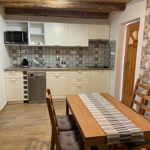 Apartament b cu 3 camere pentru 9 pers.