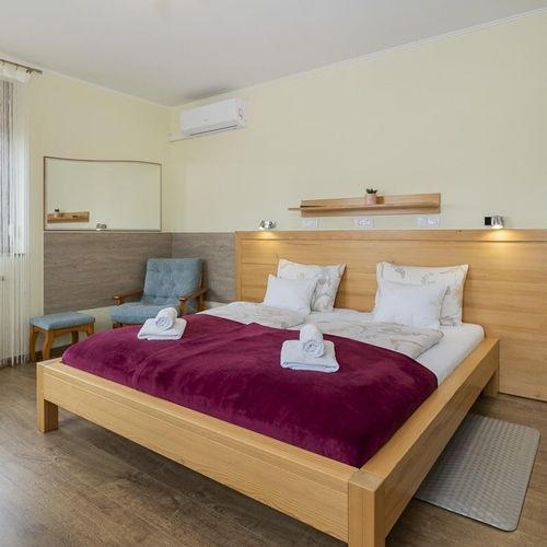 Apartament 4-osobowy z klimatyzacją z widokiem na dziedziniec z 2 pomieszczeniami sypialnianymi