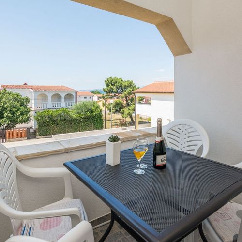 Family Apartman pro 4 os. se 2 ložnicemi s částečným výhledem na moře