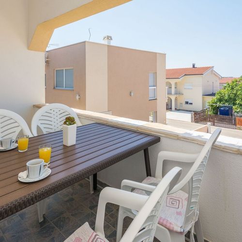 Family Apartman pro 4 os. se 2 ložnicemi s částečným výhledem na moře