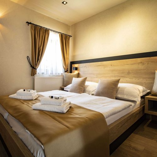 Apartman se sprchou  s manželskou postelí s 1 ložnicí (s možností přistýlky)