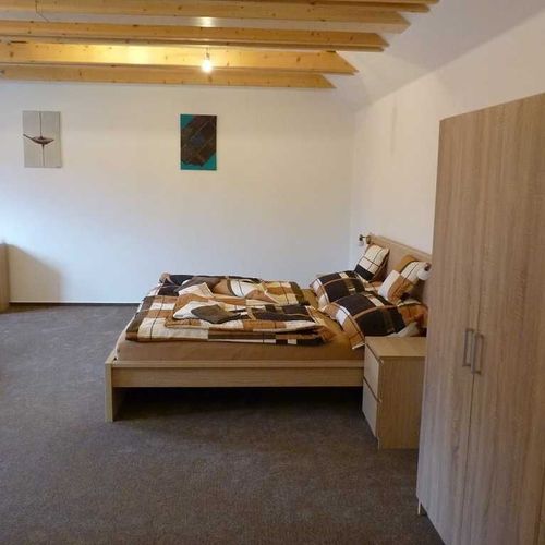 Camera dubla cu baie cu duș (se poate solicita pat suplimentar)