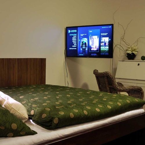 Apartman se sprchou s privátní koupelnou mimo apartmán pro 2 os. (s možností přistýlky)