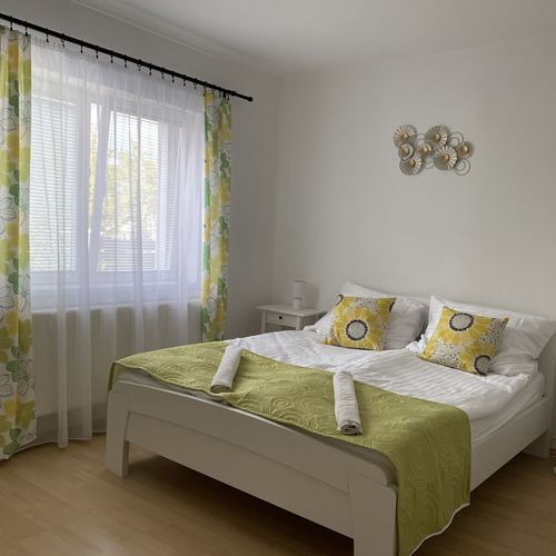 Apartament 8-osobowy na parterze Family z 2 pomieszczeniami sypialnianymi (możliwa dostawka)