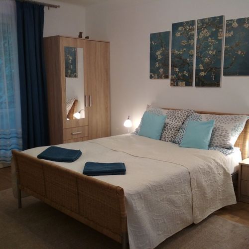 Apartament confort cu balcon cu 2 camere pentru 4 pers. (se poate solicita pat suplimentar)