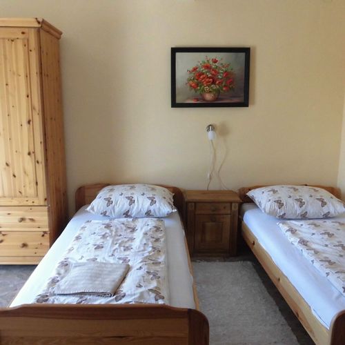Apartament 2-osobowy na parterze z 1 pomieszczeniem sypialnianym (możliwa dostawka)