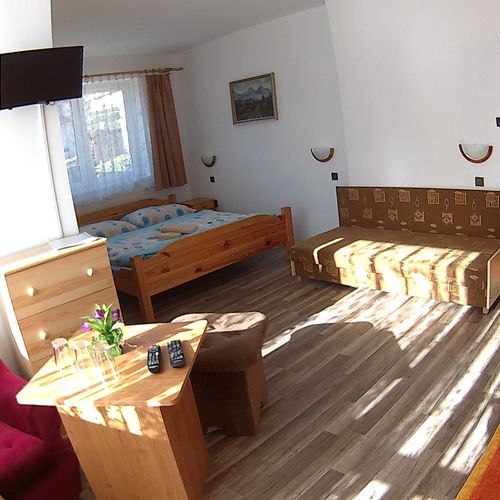 Pokój 3-osobowy z prysznicem z balkonem