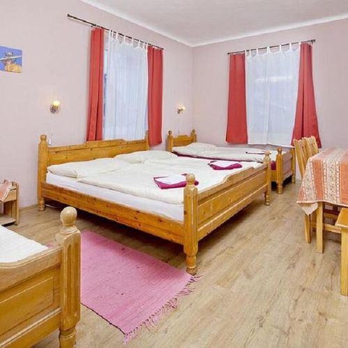 Pokoj se sprchou  pro 4 os.