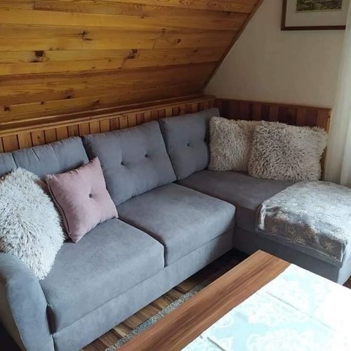 Apartament 3-osobowy na poddaszu z aneksem kuchennym z 1 pomieszczeniem sypialnianym