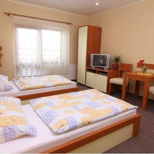 Pokój 4-osobowy z prysznicem z aneksem kuchennym