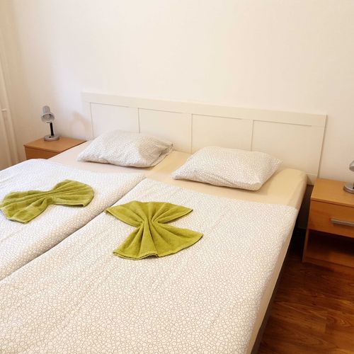 Apartament cu balcon cu bucătărie proprie cu 3 camere pentru 6 pers. (se poate solicita pat suplimentar)
