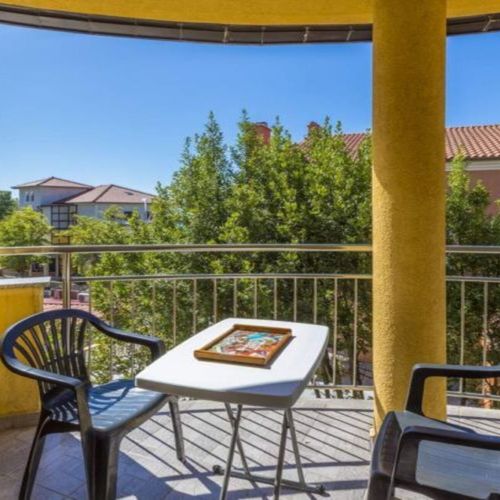 Apartament la etaj cu aer condiționat cu 2 camere pentru 3 pers.