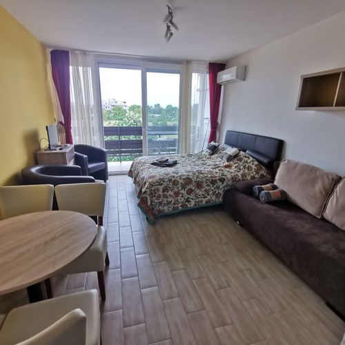 Apartament cu balcon cu aer condiționat cu 1 camera pentru 4 pers.