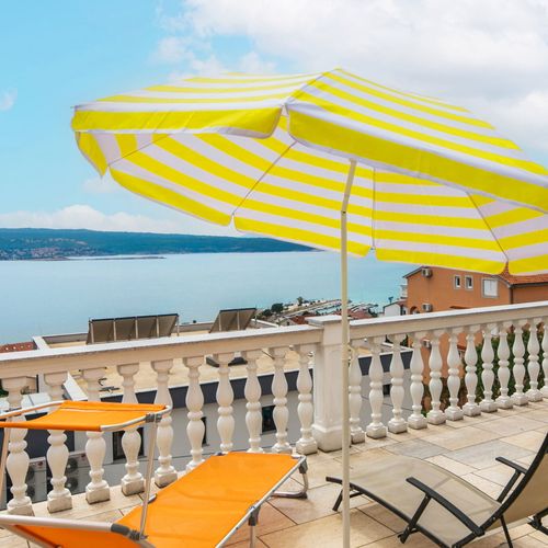 Apartament la mansardă cu vedere spre mare cu 1 camera pentru 2 pers.