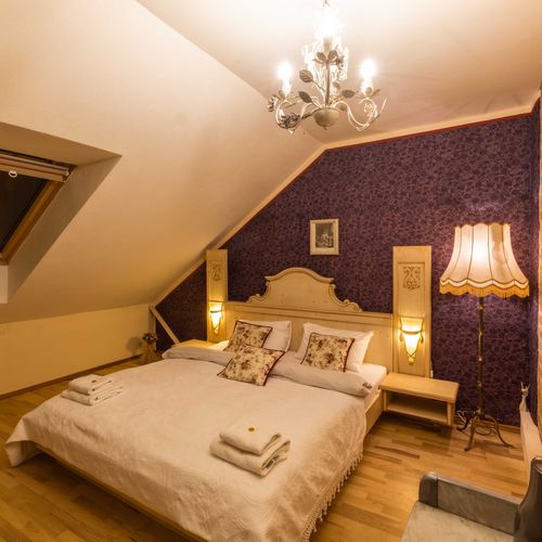 Pokoj se sprchou s terasou pro 2 os. (s možností přistýlky)