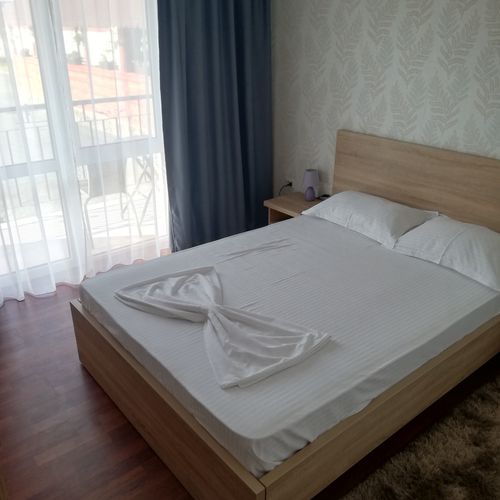 Pokoj s manželskou postelí