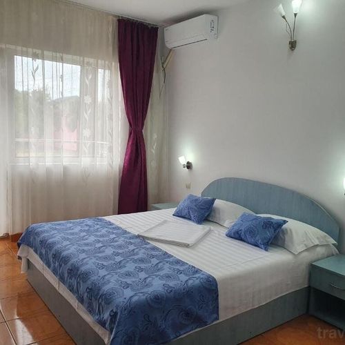 Camera dubla cu balcon cu aer condiționat