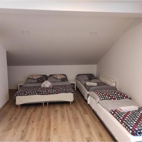 Apartman se sprchou s vlastní kuchyňkou pro 4 os. s 1 ložnicí